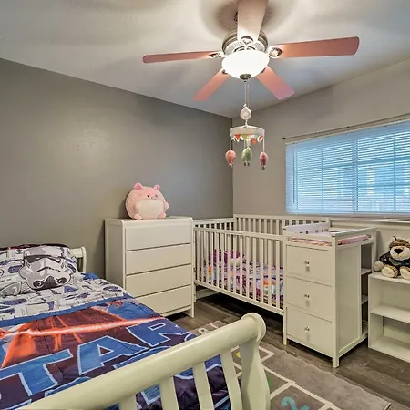 Dog-Friendly Texas Retreat With Hot Tub, Patio And Bar Villa